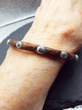 ARTISAN HAND HAMMERED COPPER TUBE WITH BUCKSHOT DESIGN BANGLE BRACELET 19